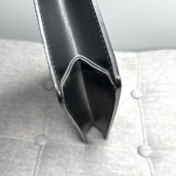 Louis Vuitton Epi Pochette Homme Clutch- Authentic in Black - Picture 11 of 16